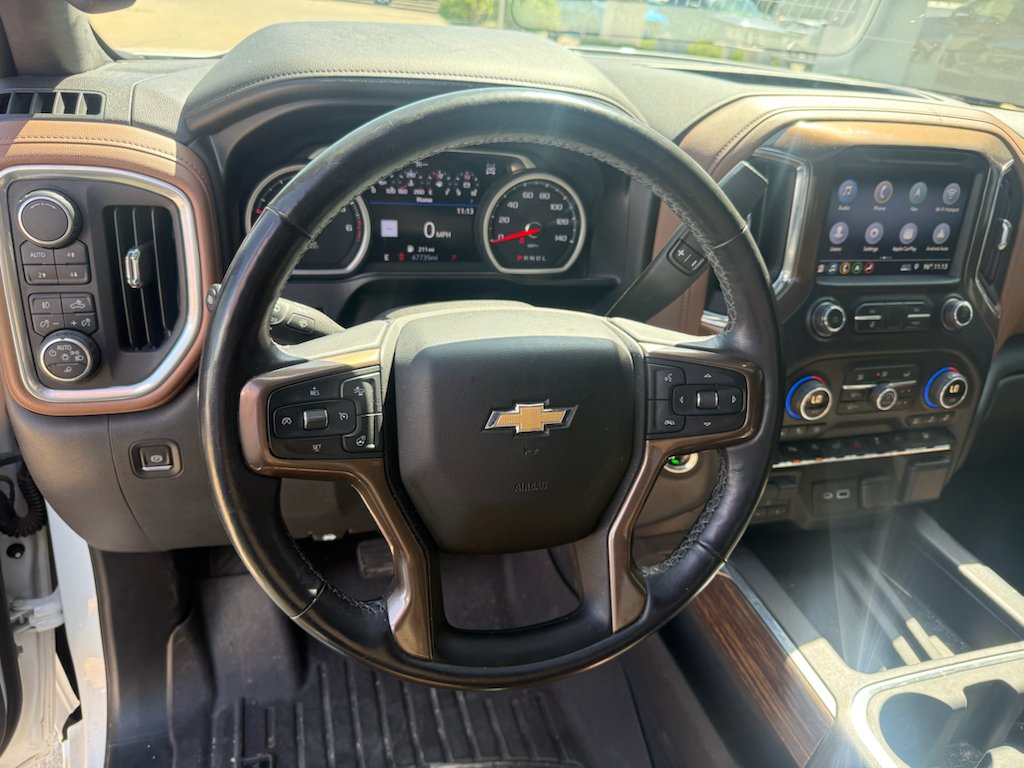 Used 2019 Iridescent Pearl Tricoat Chevrolet High Country image 2