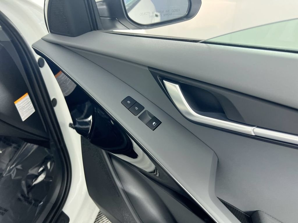 New 2026 Snow White Pearl Kia EX image 29