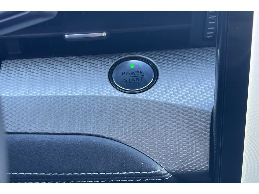 Used 2023 Grabber Blue Metallic Ford Select image 31