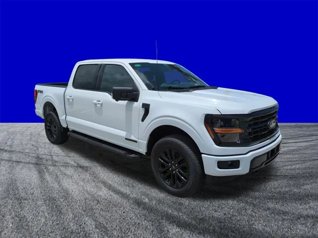 New 2026 Oxford White Ford XLT image 2