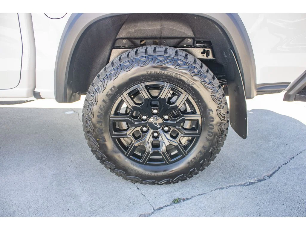 2026 Chevrolet Colorado Trail Boss - Photo 8