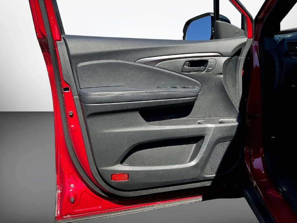 Used 2023  Honda EX-L image 21