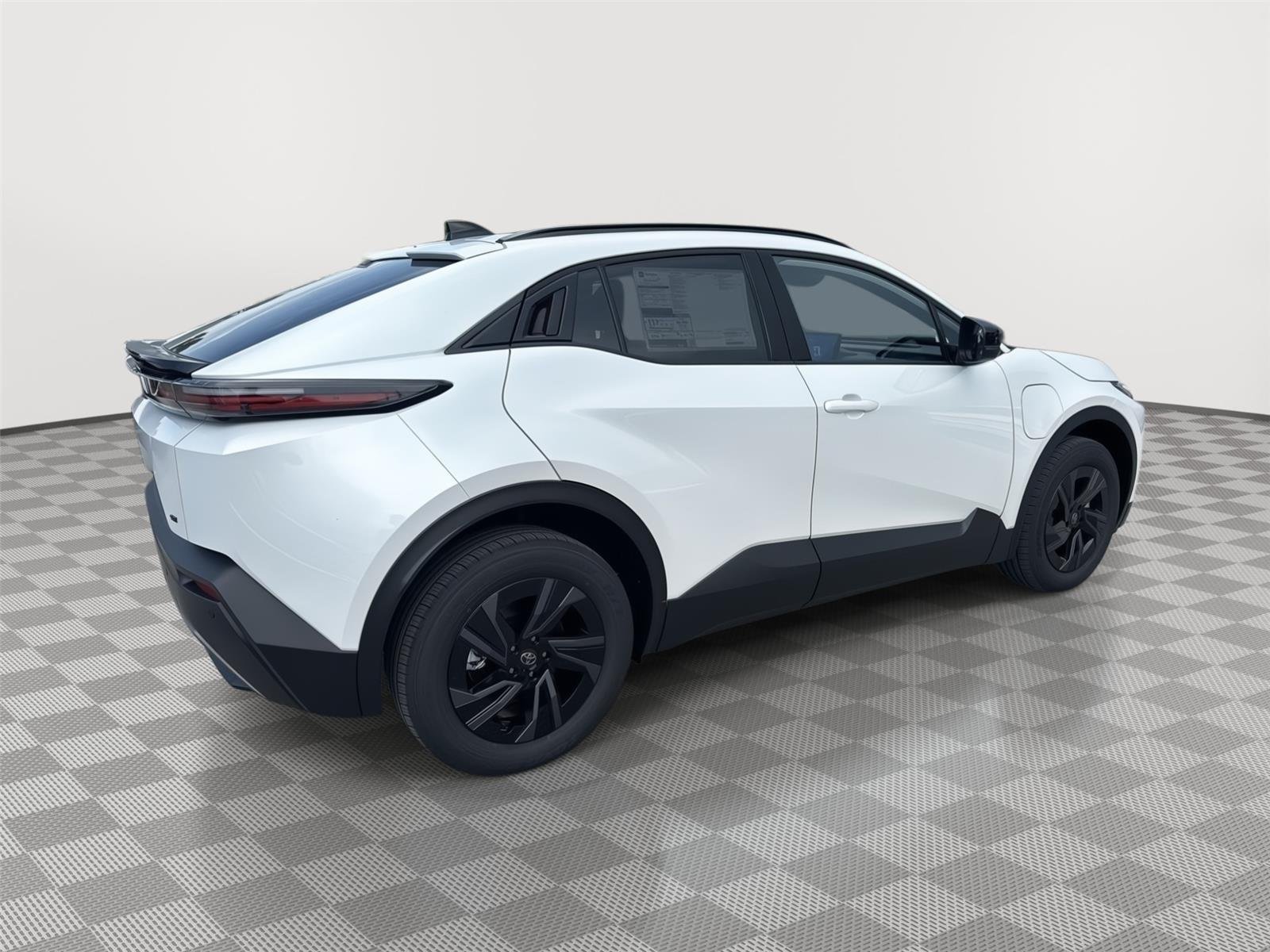New 2026 Wind Chill Pearl <sup>1</sup> Toyota  SE image 4
