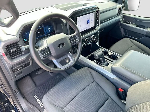 Used 2025 Blue Ford XLT image 9