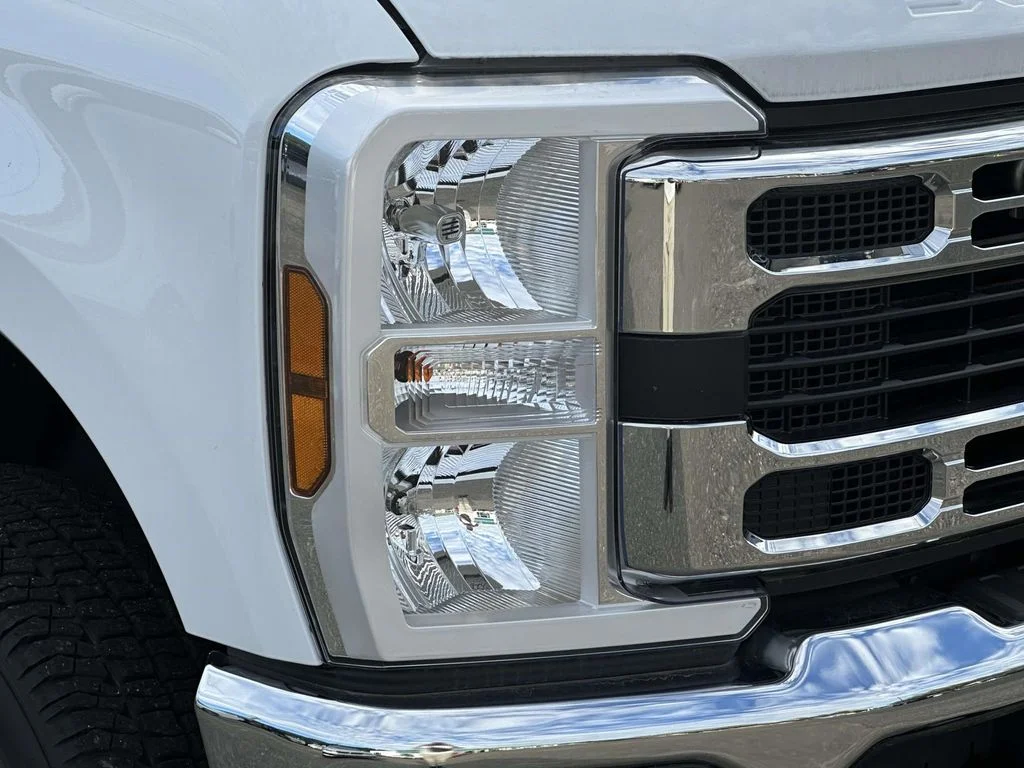 New 2024 Oxford White Ford F-350® XL image 8