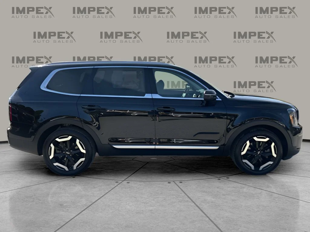 Used 2023 Black Kia EX image 6