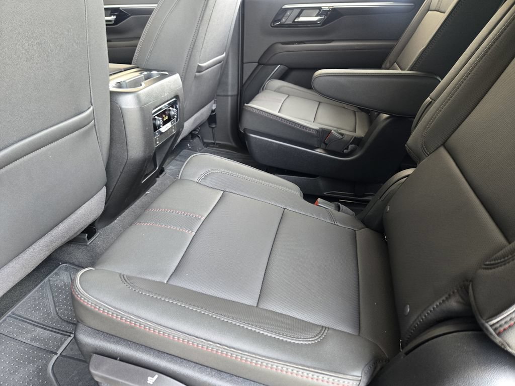 2026 Chevrolet Suburban RST - Photo 21