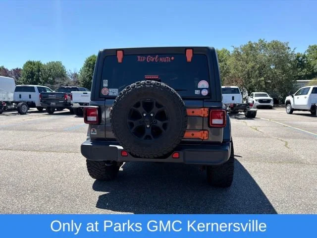 Used 2018 Gray Jeep Sahara 4x4 image 7