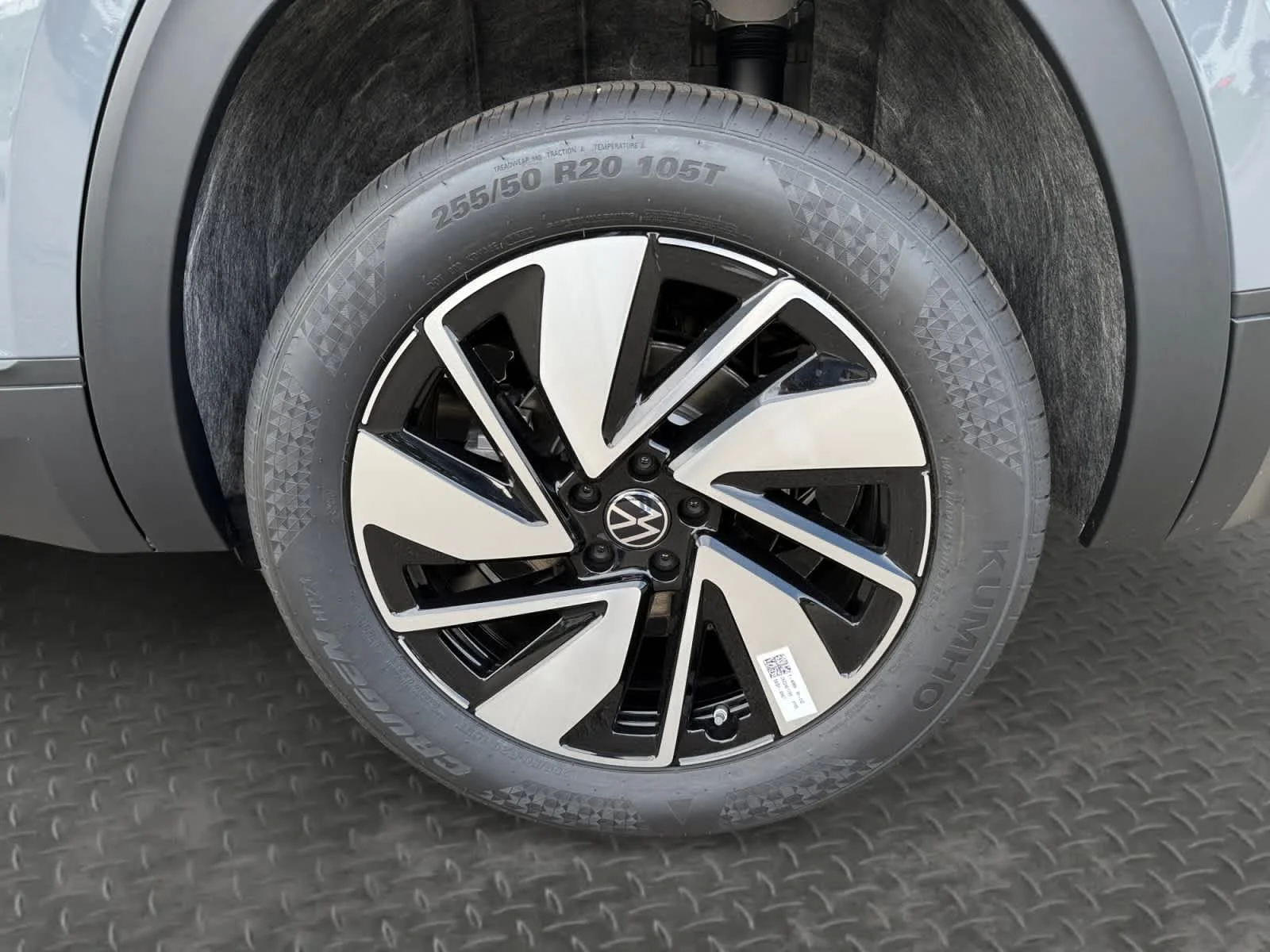 New 2026 Pure Gray Volkswagen 2.0T SE w/Technology image 9