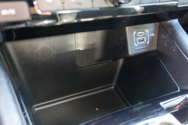 Used 2023 Black Jeep Latitude image 30