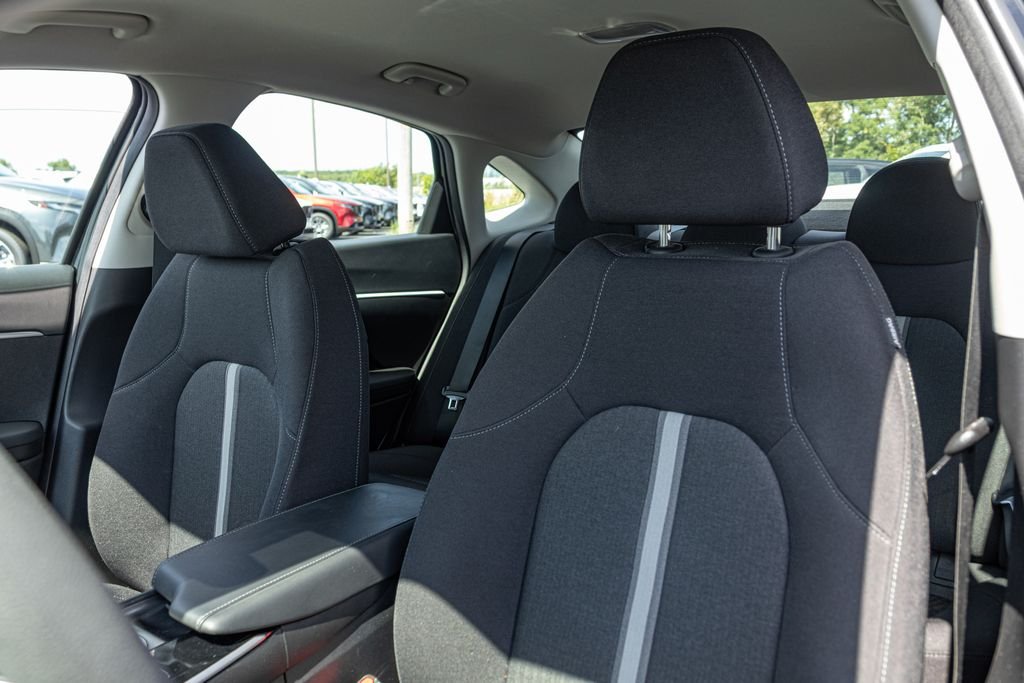 Certified Used 2023 Black Hyundai SE image 13
