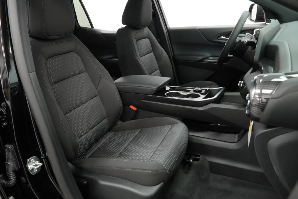 New 2027 Mosaic Black Metallic Chevrolet LT image 29