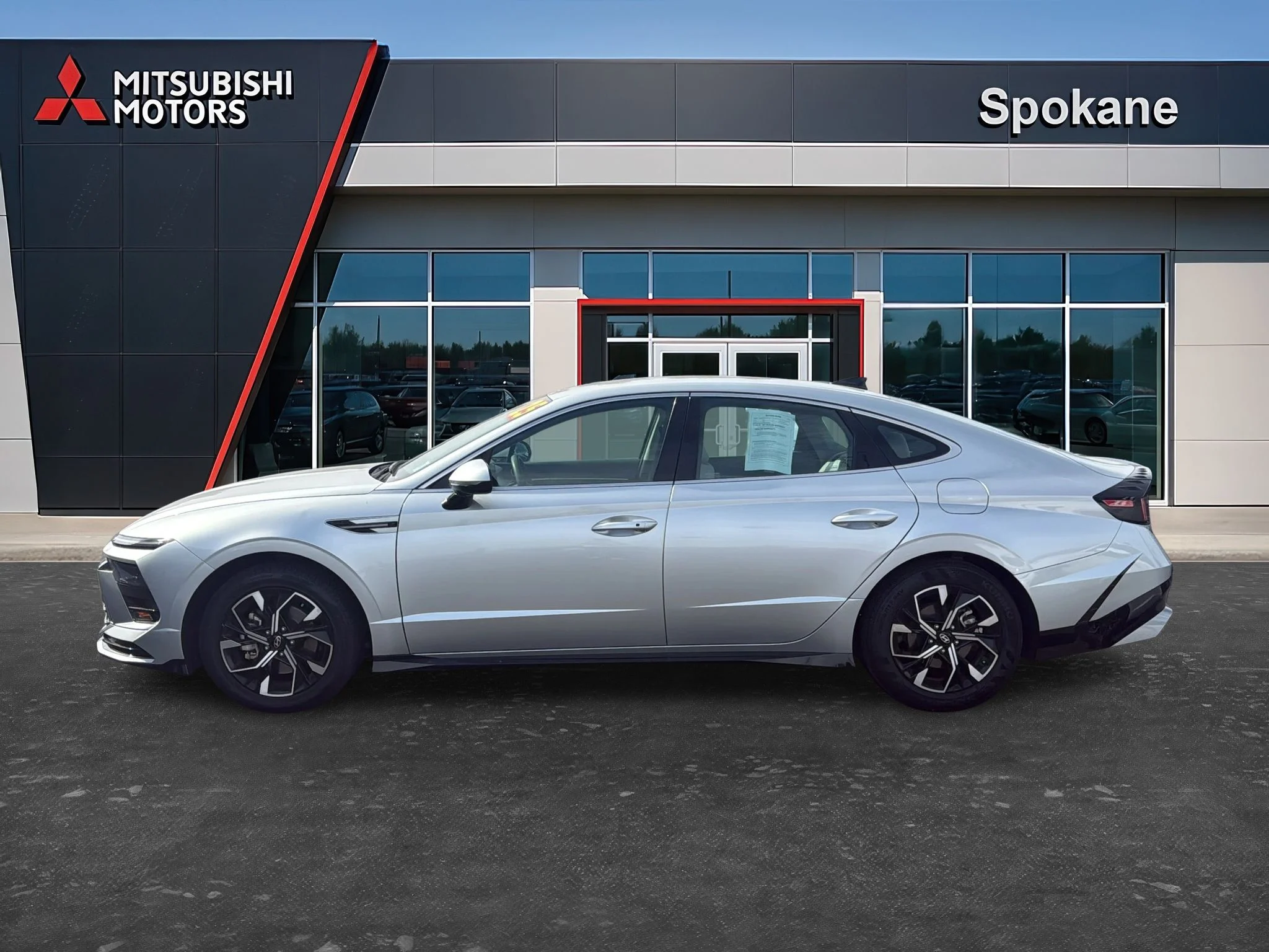 Used 2025 Aero Silver Hyundai SEL image 4