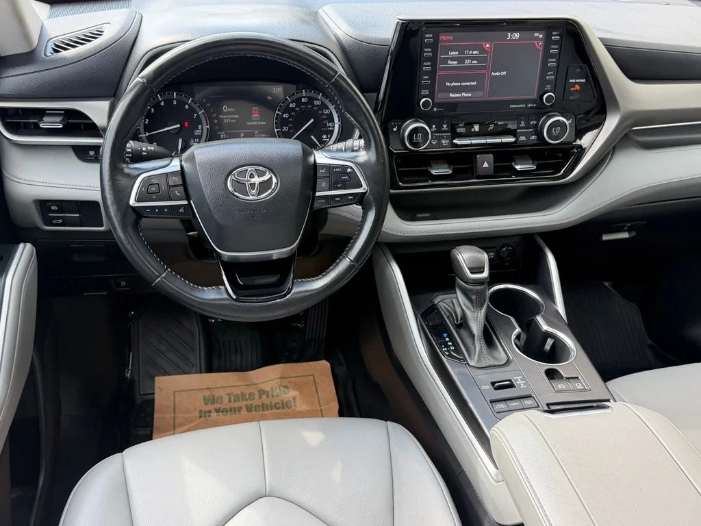 Used 2021 White Toyota XLE image 15