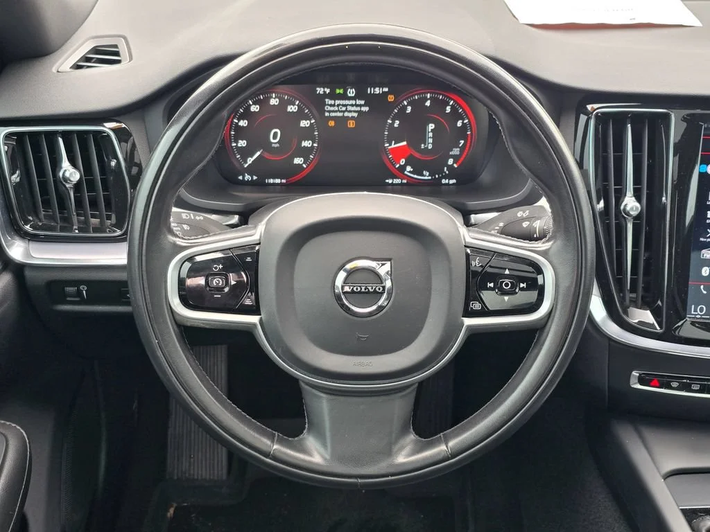 Used 2020 White Volvo T5 Momentum image 6