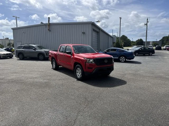 Used 2022 Red Nissan S image 3