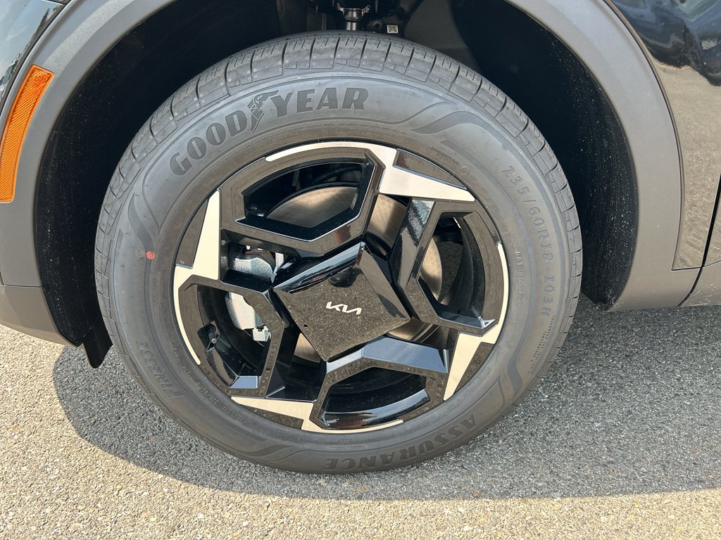 New 2027 Fusion Black Kia EX image 9