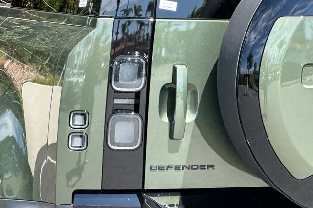 New 2026 Woolstone Green Land Rover S image 26