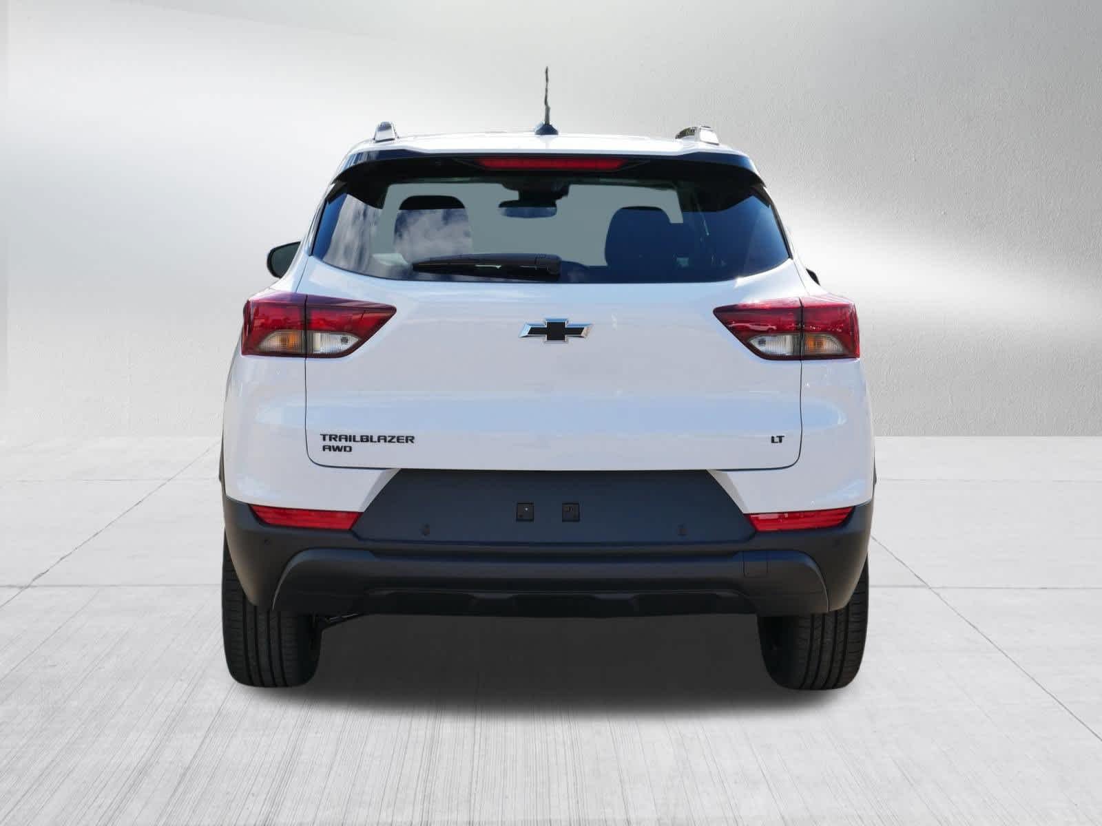 New 2026 Summit White Chevrolet LT image 4