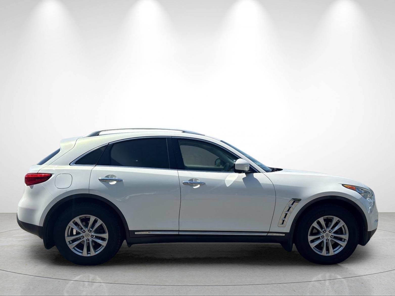 Used 2013 Moonlight White INFINITI Base image 6