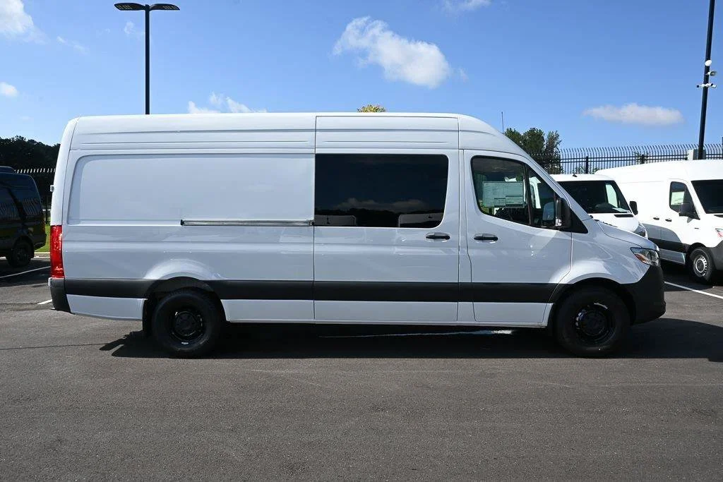 New 2026 Arctic White Mercedes-Benz 2500 High Roof I4 Diesel HO 170 RWD image 19