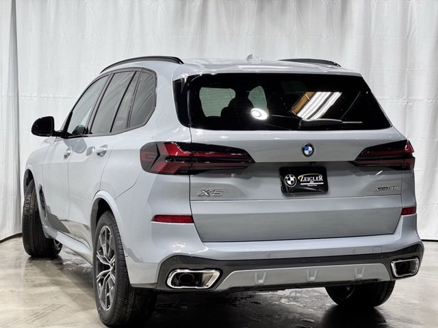 Used 2026 Brooklyn Grey Metallic BMW xDrive40i image 4