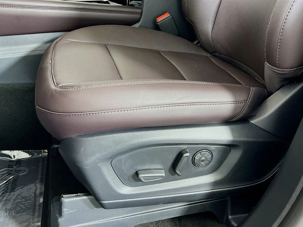 New 2026 Carbonized Gray Metallic Ford Platinum image 25