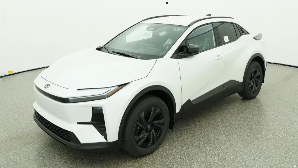 New 2026 Wind Chill Pearl Toyota SE image 17