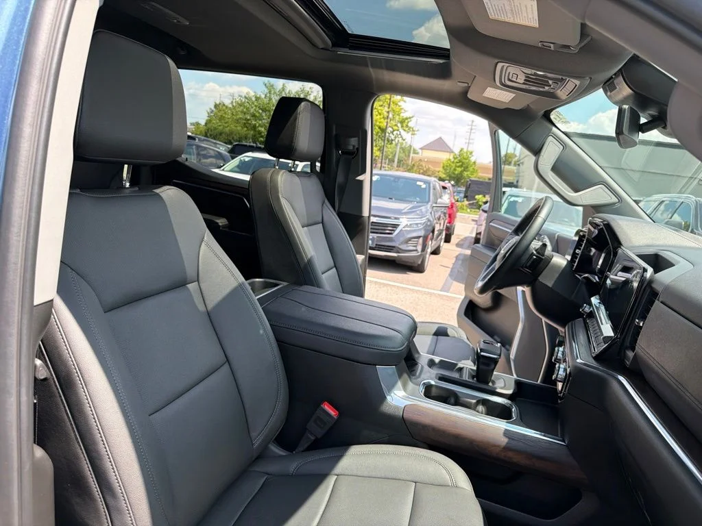 Used 2024 Blue GMC SLT image 25