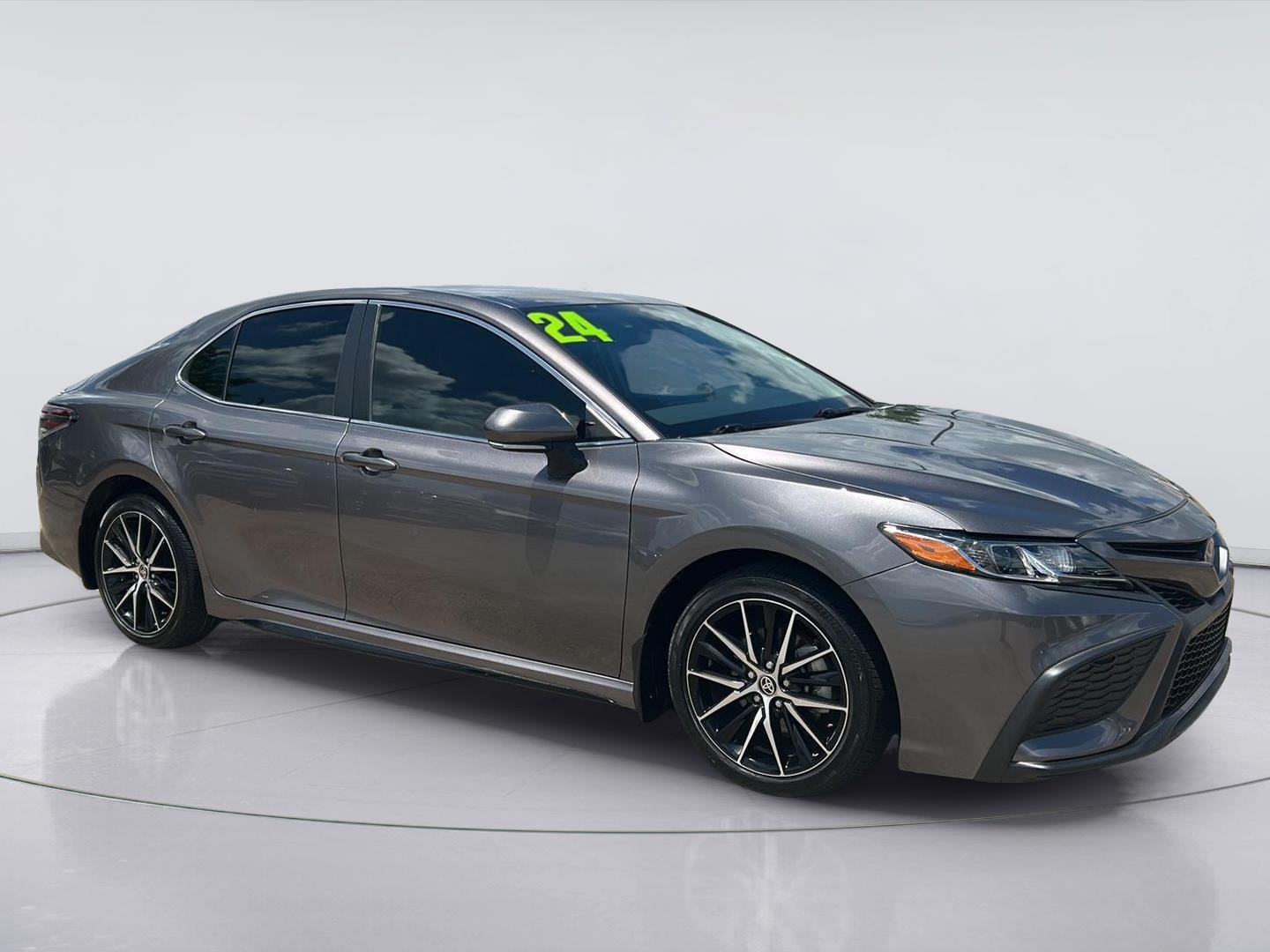Used 2024 Predawn Gray Mica Toyota SE image 1
