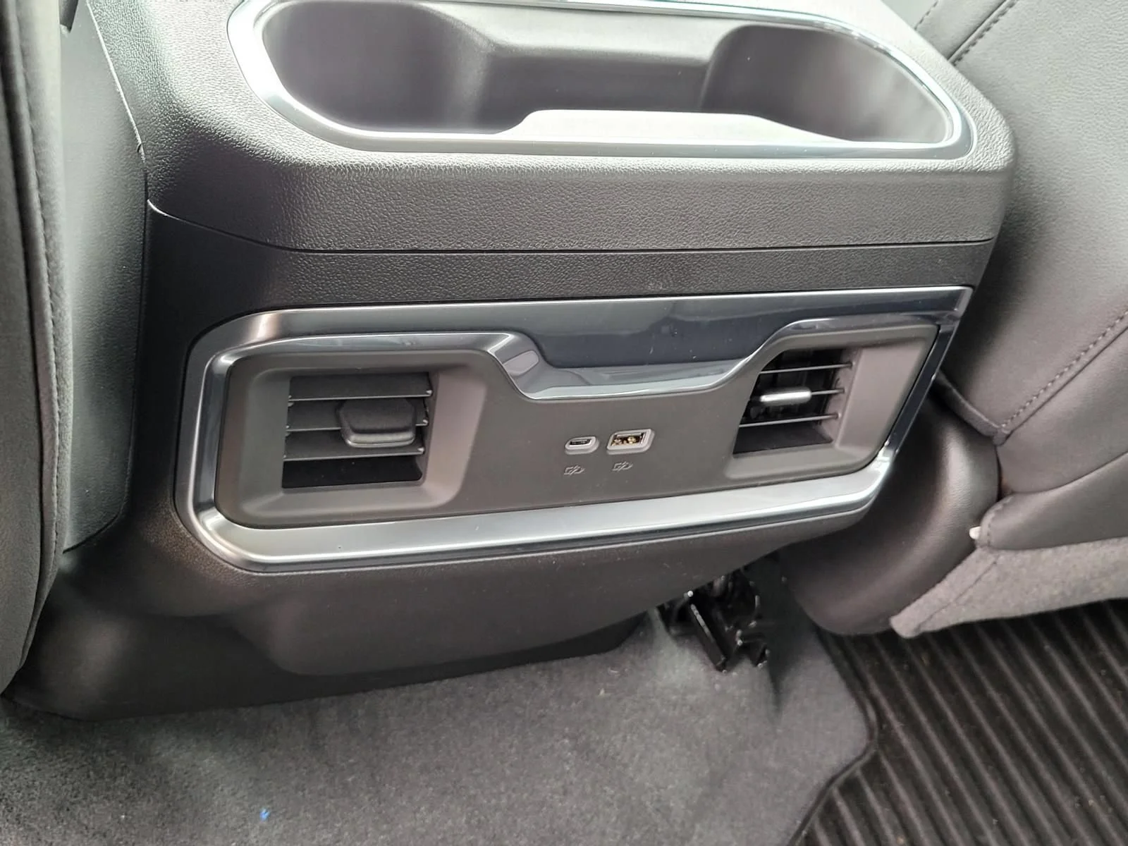 2026 Chevrolet Silverado 1500 LTZ - Photo 12