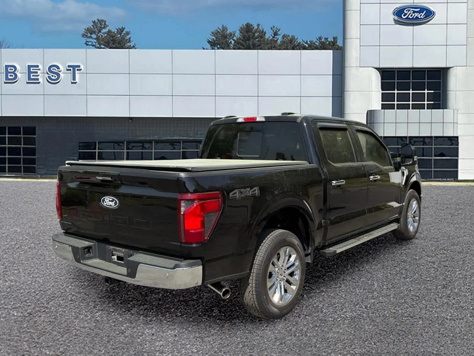 Used 2024 Agate Black Metallic Ford XLT image 5