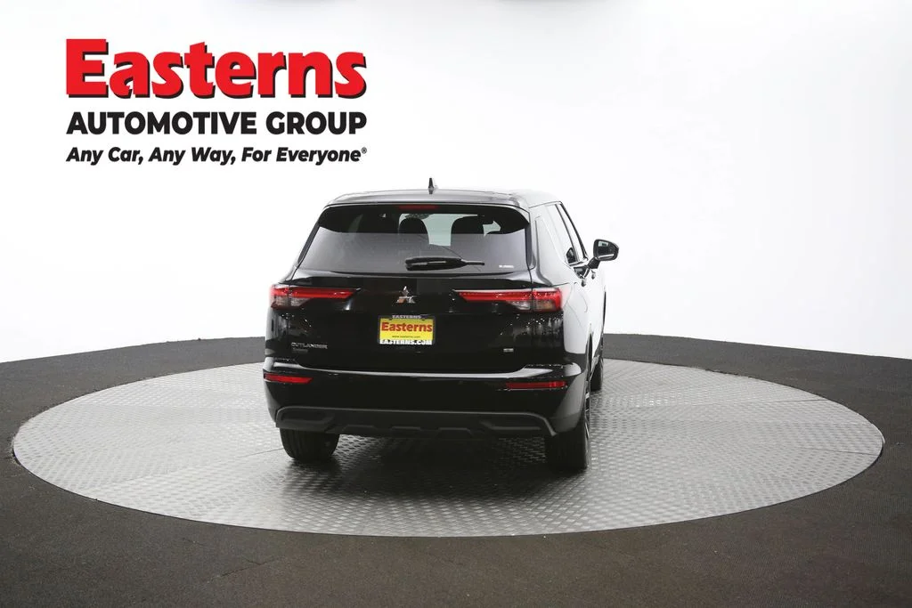 Used 2023 Black Mitsubishi SE image 37