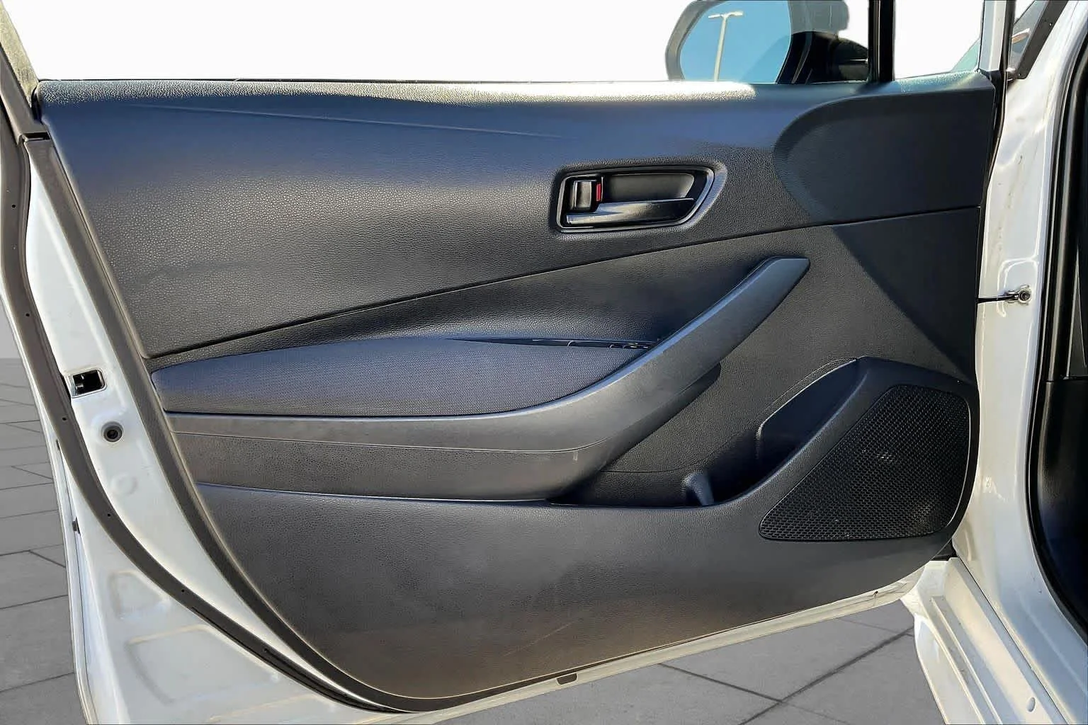 Used 2023 Ice Cap Toyota LE image 21