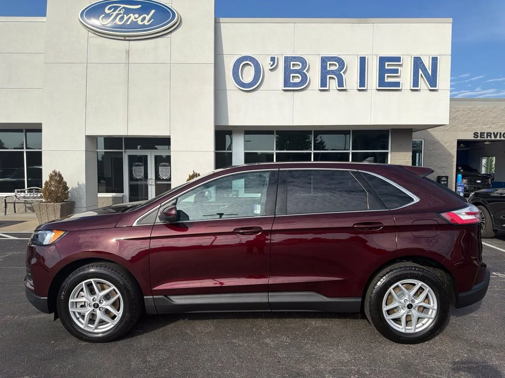 Used 2023 Burgundy Velvet Metallic Tinted Clearcoat Ford SEL image 2