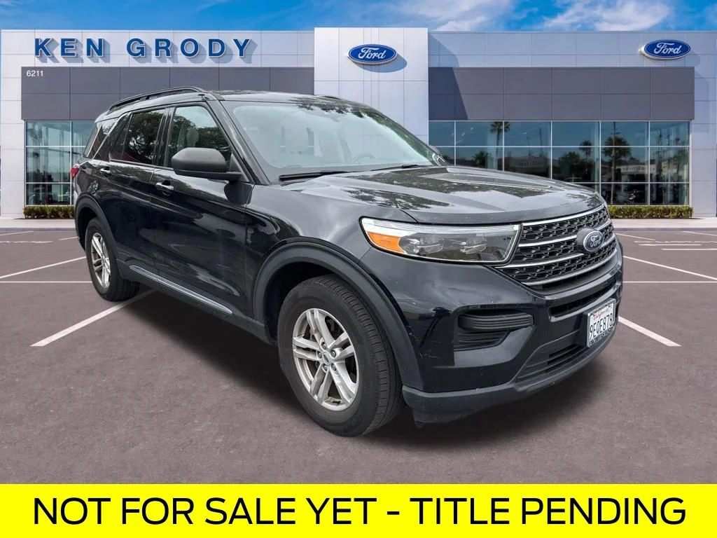 Certified Used 2023 Black Ford XLT image 1