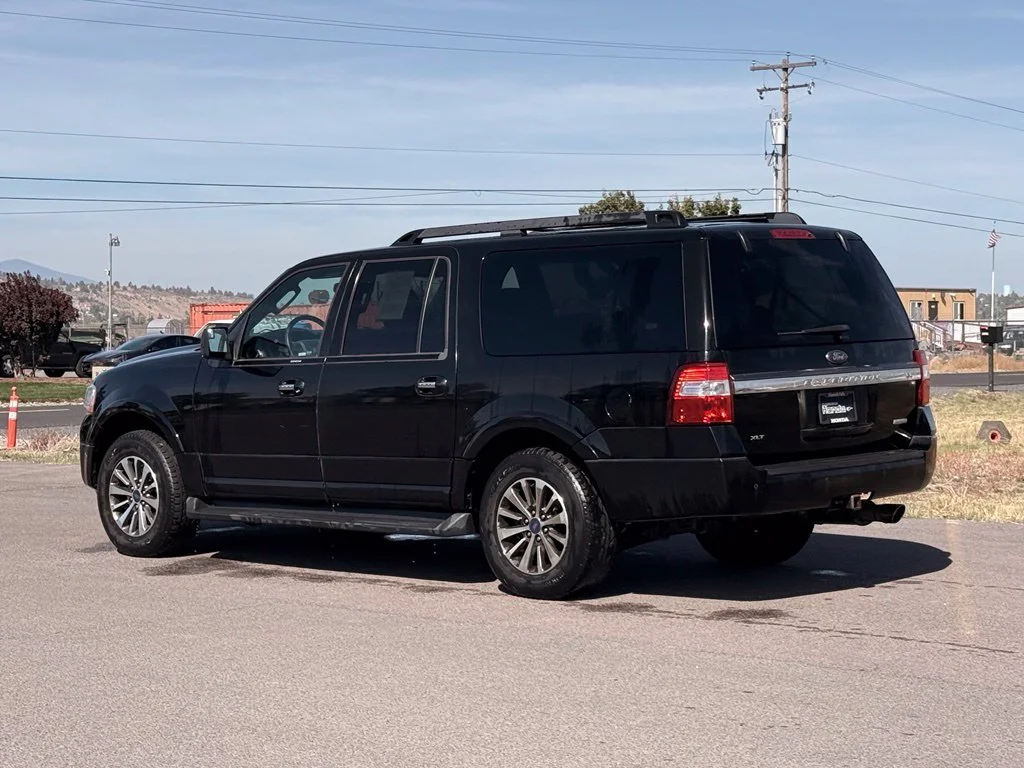 Used 2016 Shadow Black Ford XLT image 3