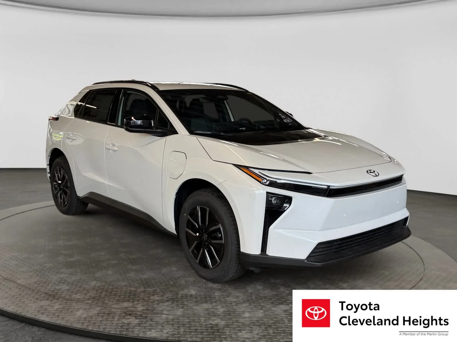 New 2026 Wind Chill Pearl Toyota XLE image 3