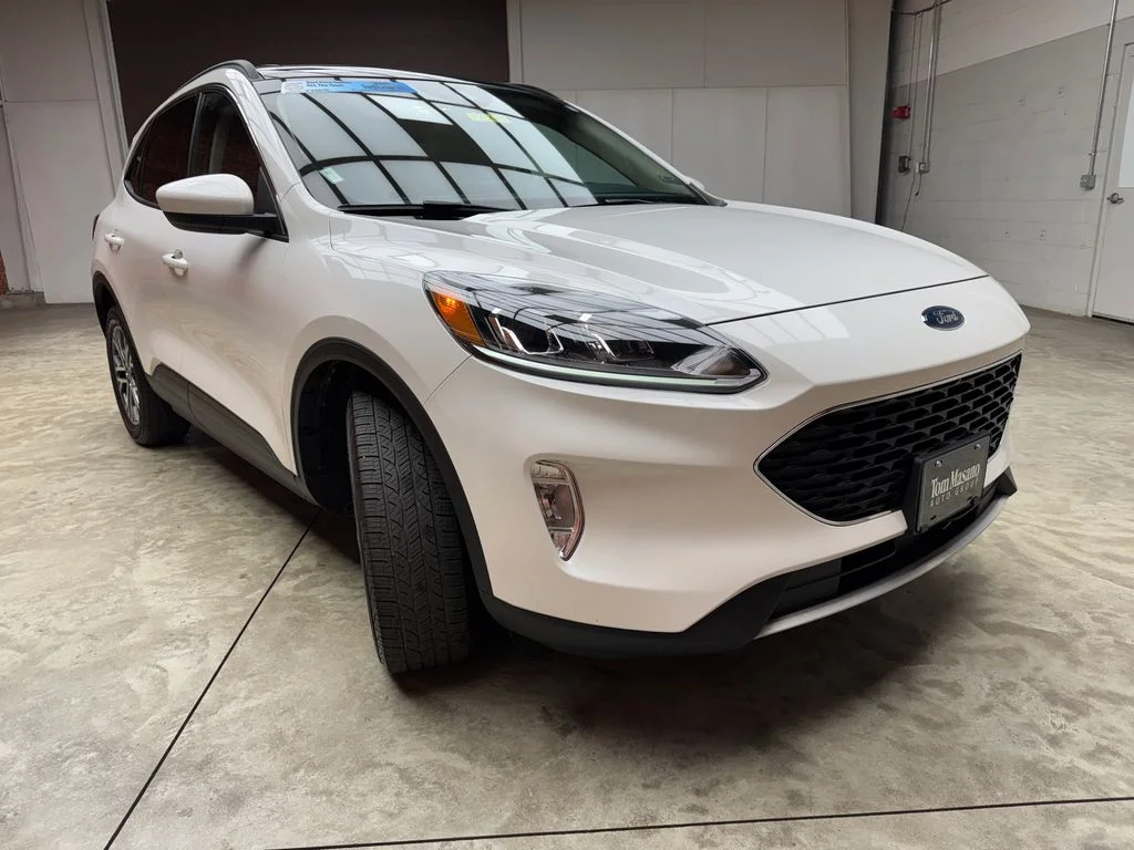 Certified Used 2020 White Metallic Ford SEL image 6