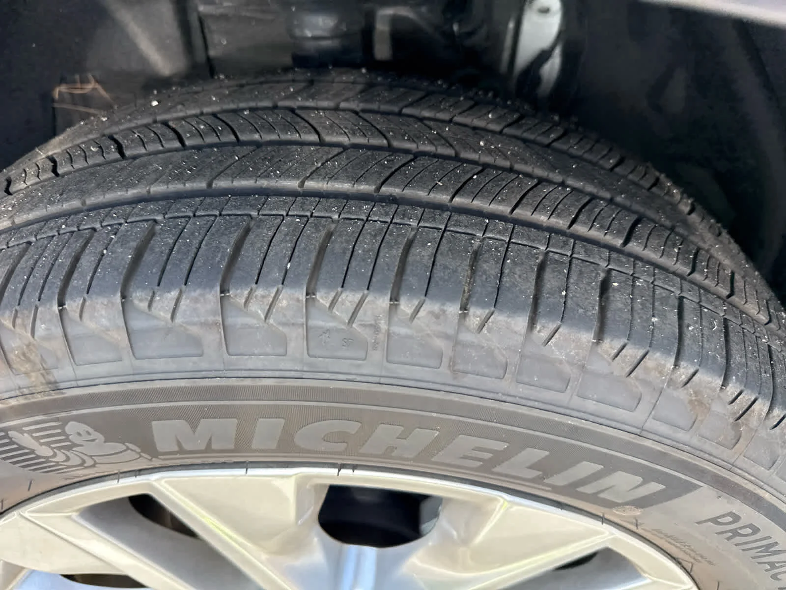 Used 2024 Wind Chill Pearl Toyota XLE Premium image 2