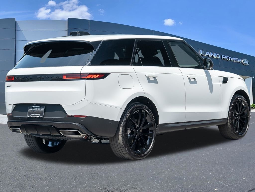 New 2026 Fuji White Land Rover SE image 4