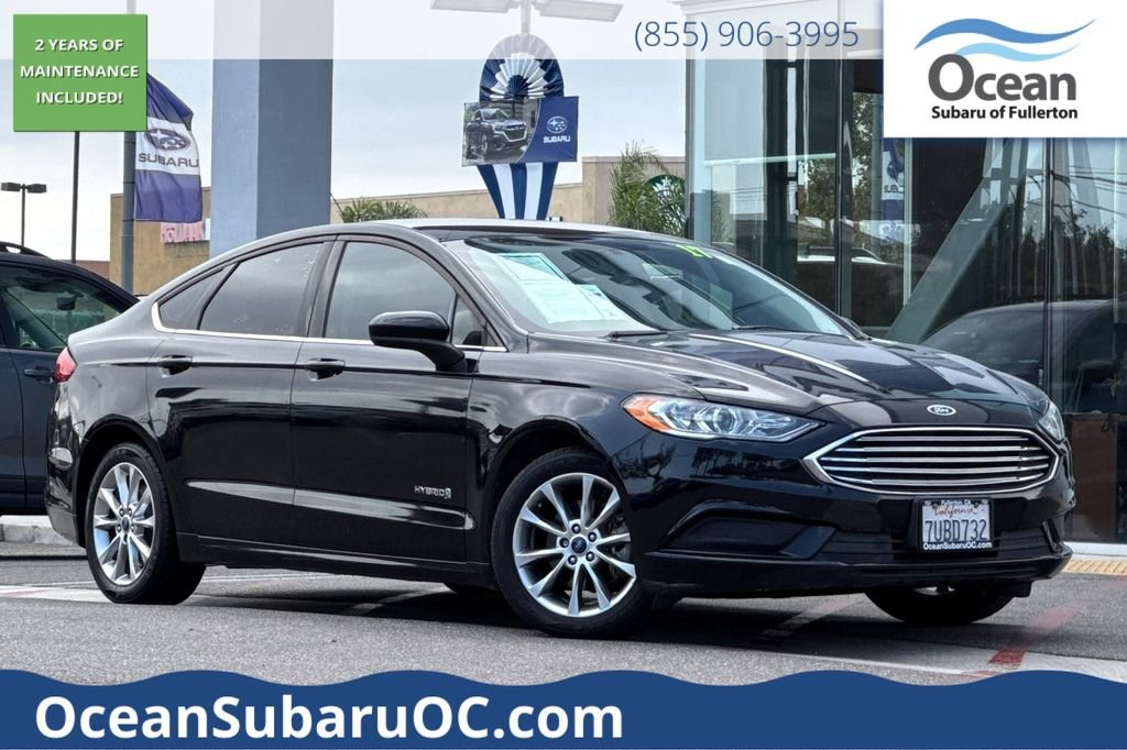 2017 Ford Fusion SE's photo