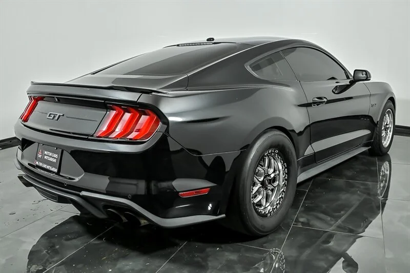 Used 2019 Shadow Black Ford GT image 9