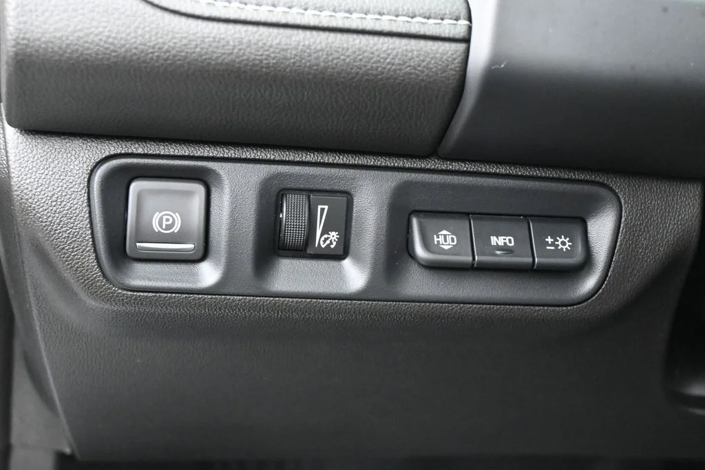 Used 2023 Sterling Metallic GMC SLT image 18