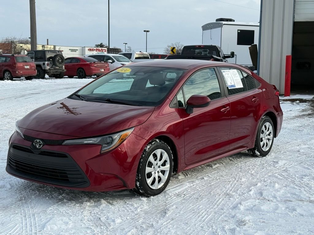 Used 2024 Toyota Corolla LE with VIN 5YFB4MDE6RP175530 for sale in Goshen, IN