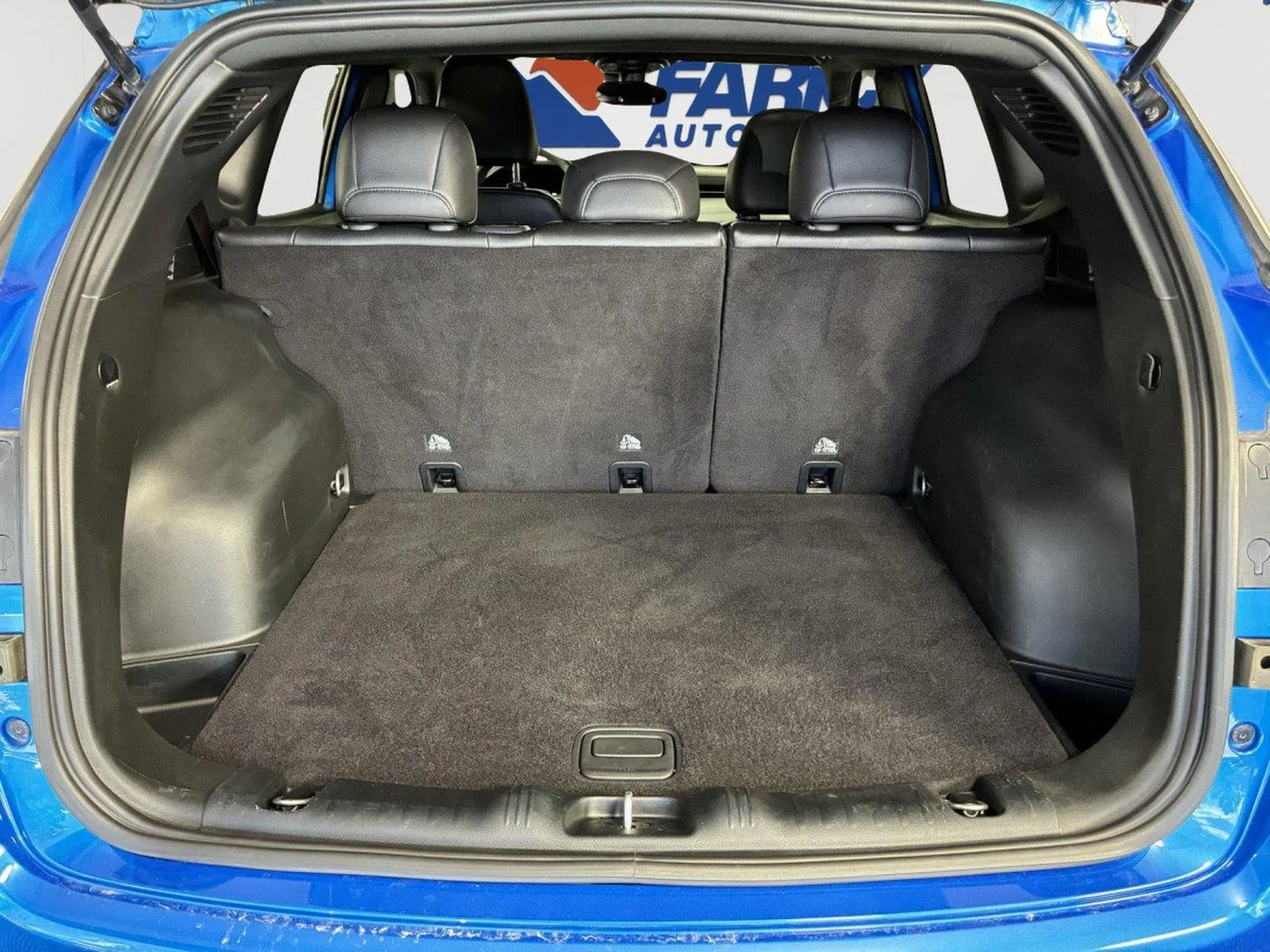 Used 2024 Hydro Blue Pearlcoat Jeep Limited image 9