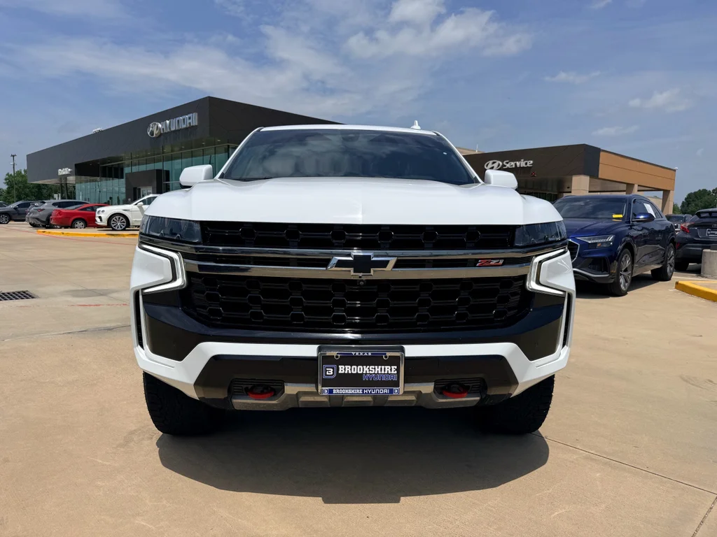 Used 2022 Summit White Chevrolet Z71 image 3