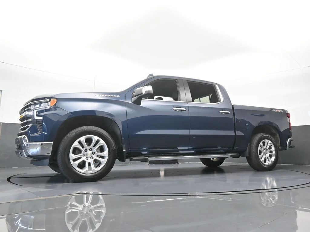 Used 2022 Northsky Blue Metallic Chevrolet LTZ image 62