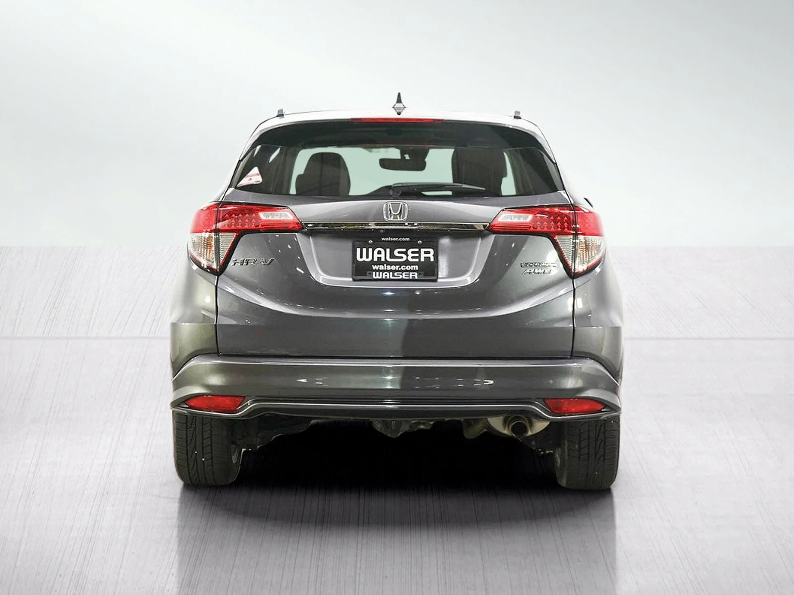 Used 2019  Honda 5D WAGON TOURING 4WD AUTO image 4