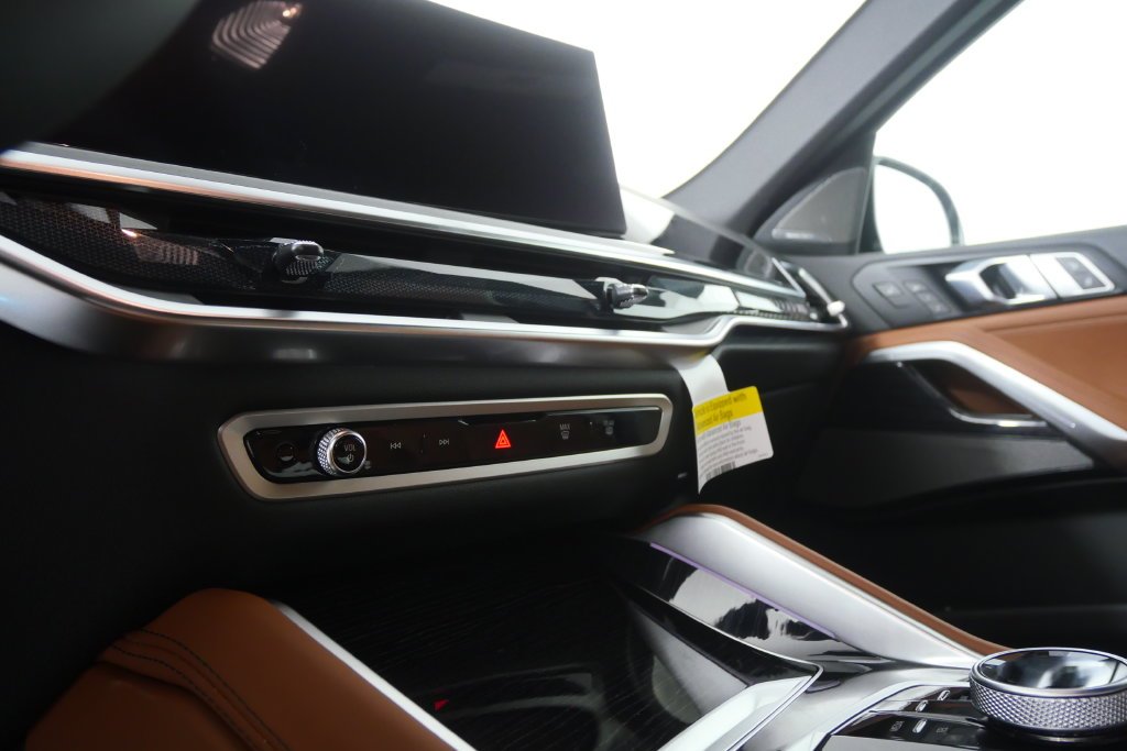 New 2027 Black Sapphire Metallic BMW xDrive40i image 21